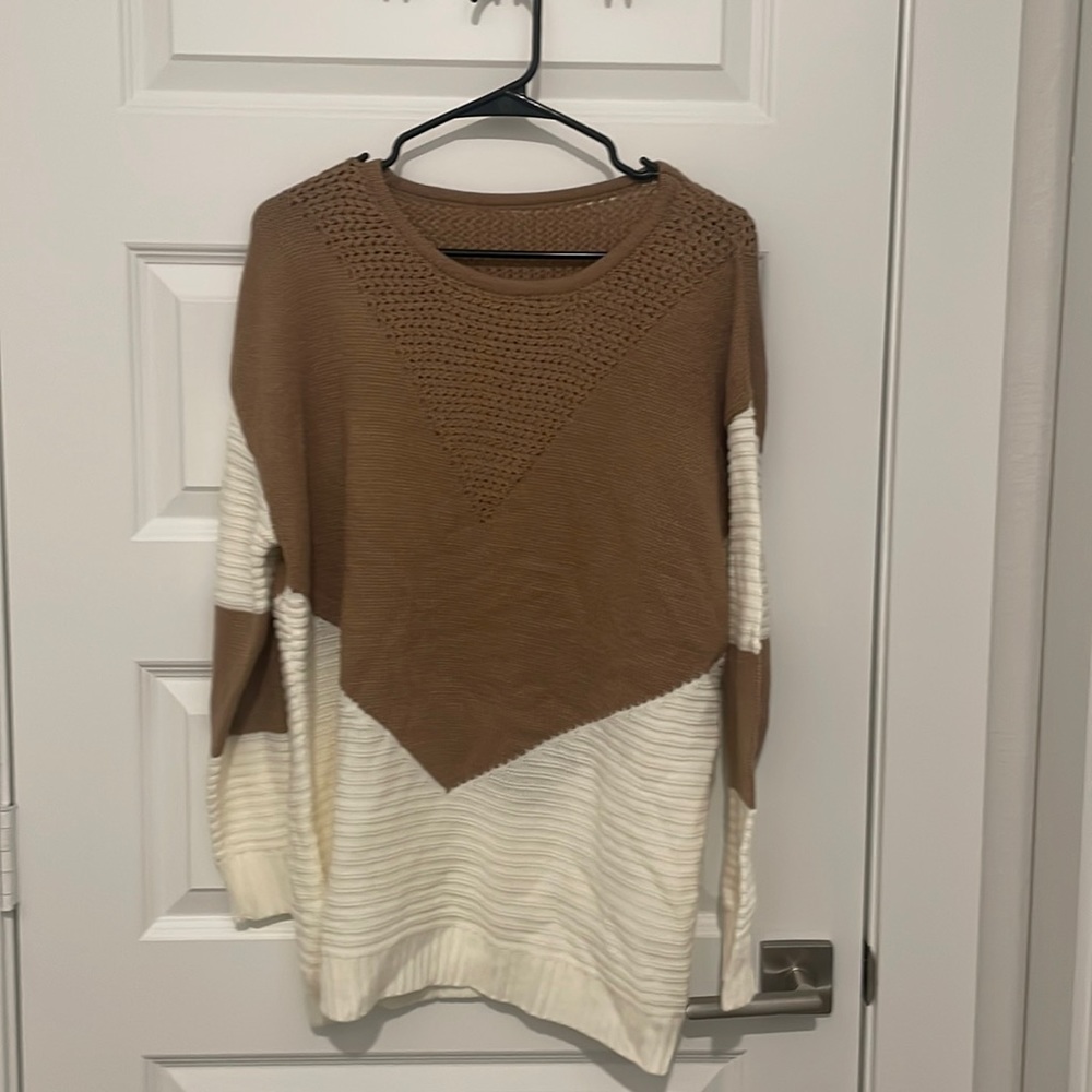 Brown and white sweater knit details